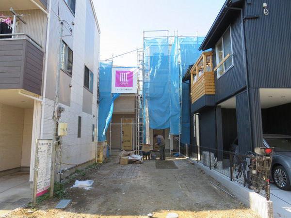 Parking lot. Local (12 May 2013) Shooting