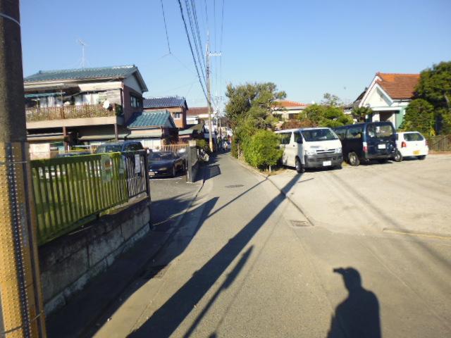 Local photos, including front road. Local shooting