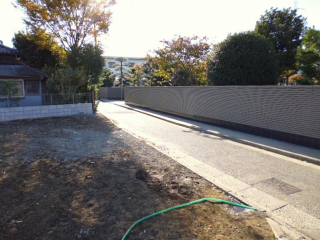 Local photos, including front road. Local shooting