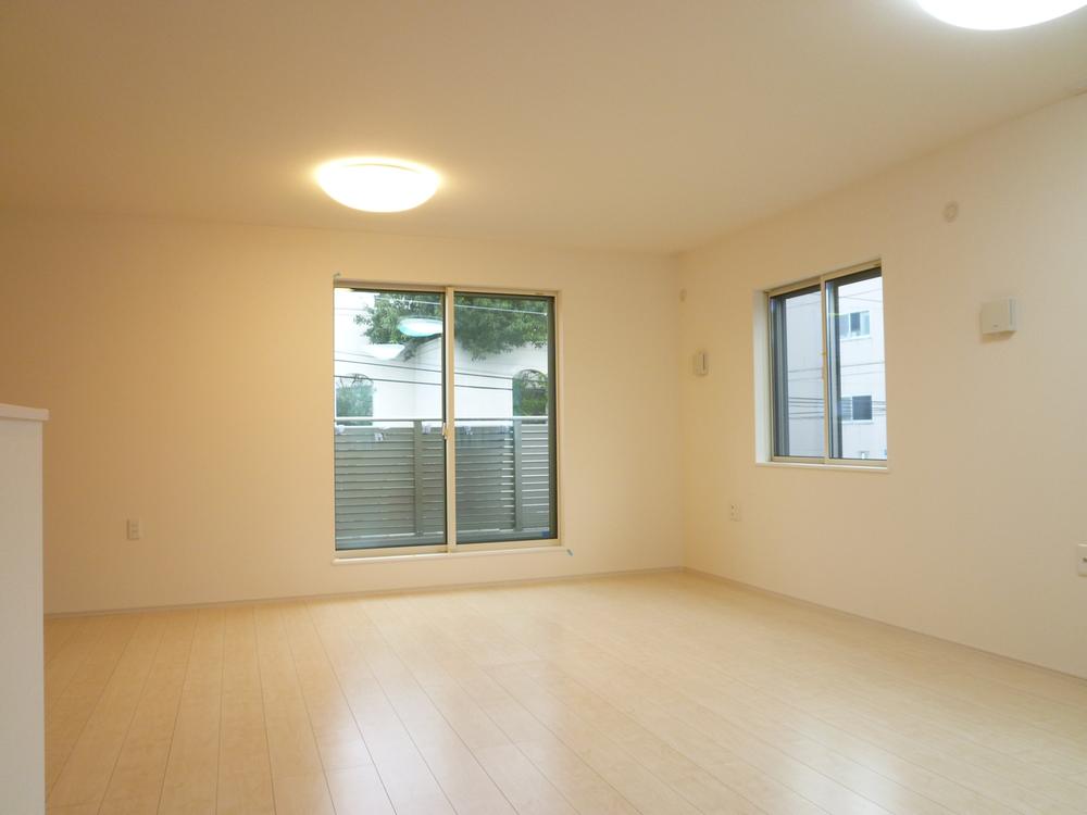 Non-living room. It is easy to evolutionary housing floor plans change. (Window high thermal insulation type Low-E double-glazing)