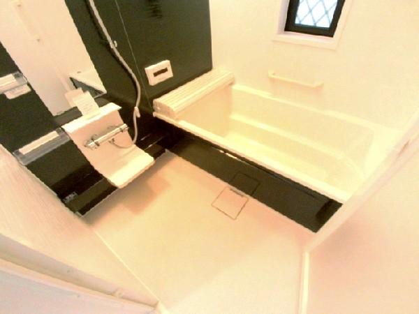 Bathroom. Spacious 1 tsubo size