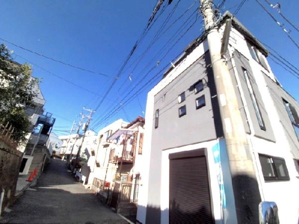 Local photos, including front road. Siemens to public roads 4M