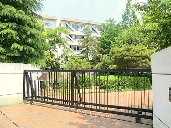 Primary school. Kawasaki City Hisamoto until elementary school 1400m