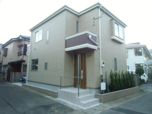 Local appearance photo. Local (12 May 2013) Shooting