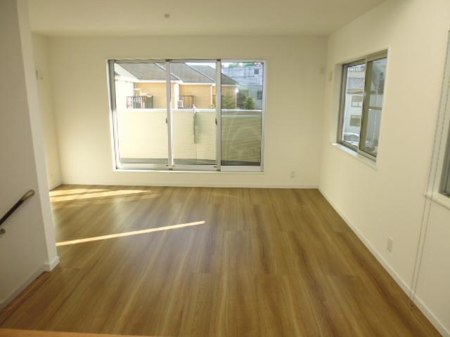 Non-living room. Indoor (November 30, 2013) Shooting