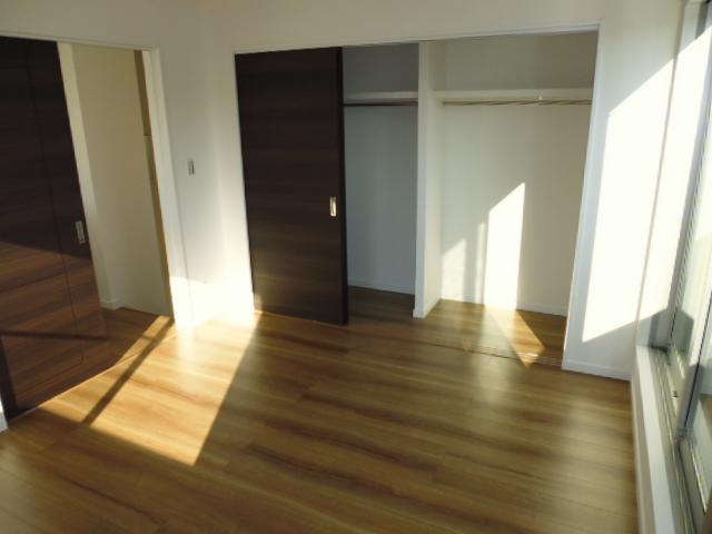 Non-living room. Indoor (November 30, 2013) Shooting