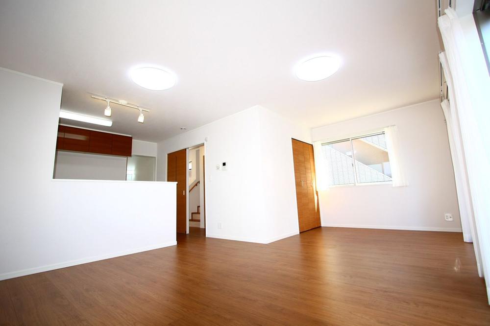 Living. Local (12 May 2013) Shooting