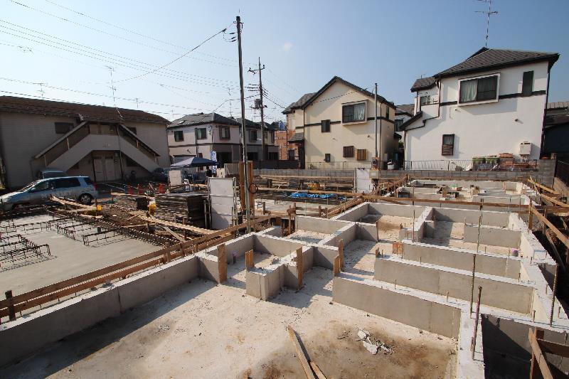 Local appearance photo. Local (11 May 2013) Shooting