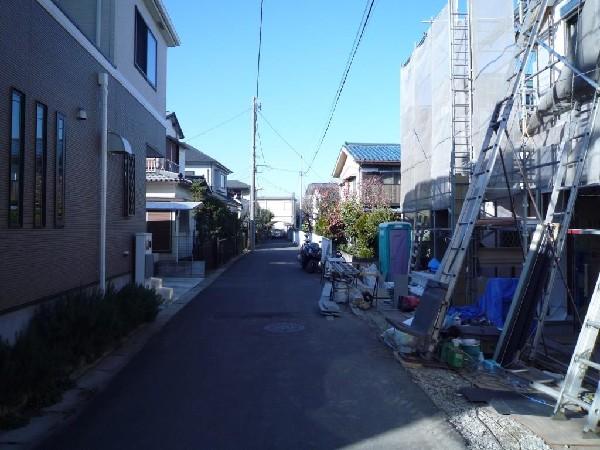 Local photos, including front road. We have Seddo southwest side about 5m road.