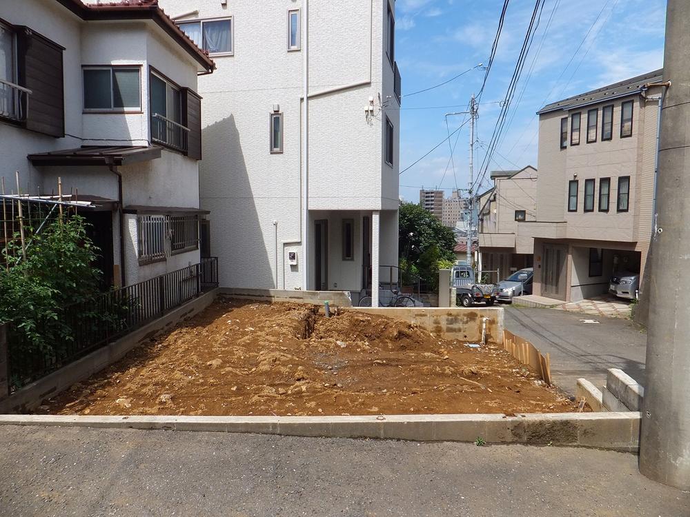 Local appearance photo. 2 station 3 is a corner lot of routes available good location nearly shaping land.