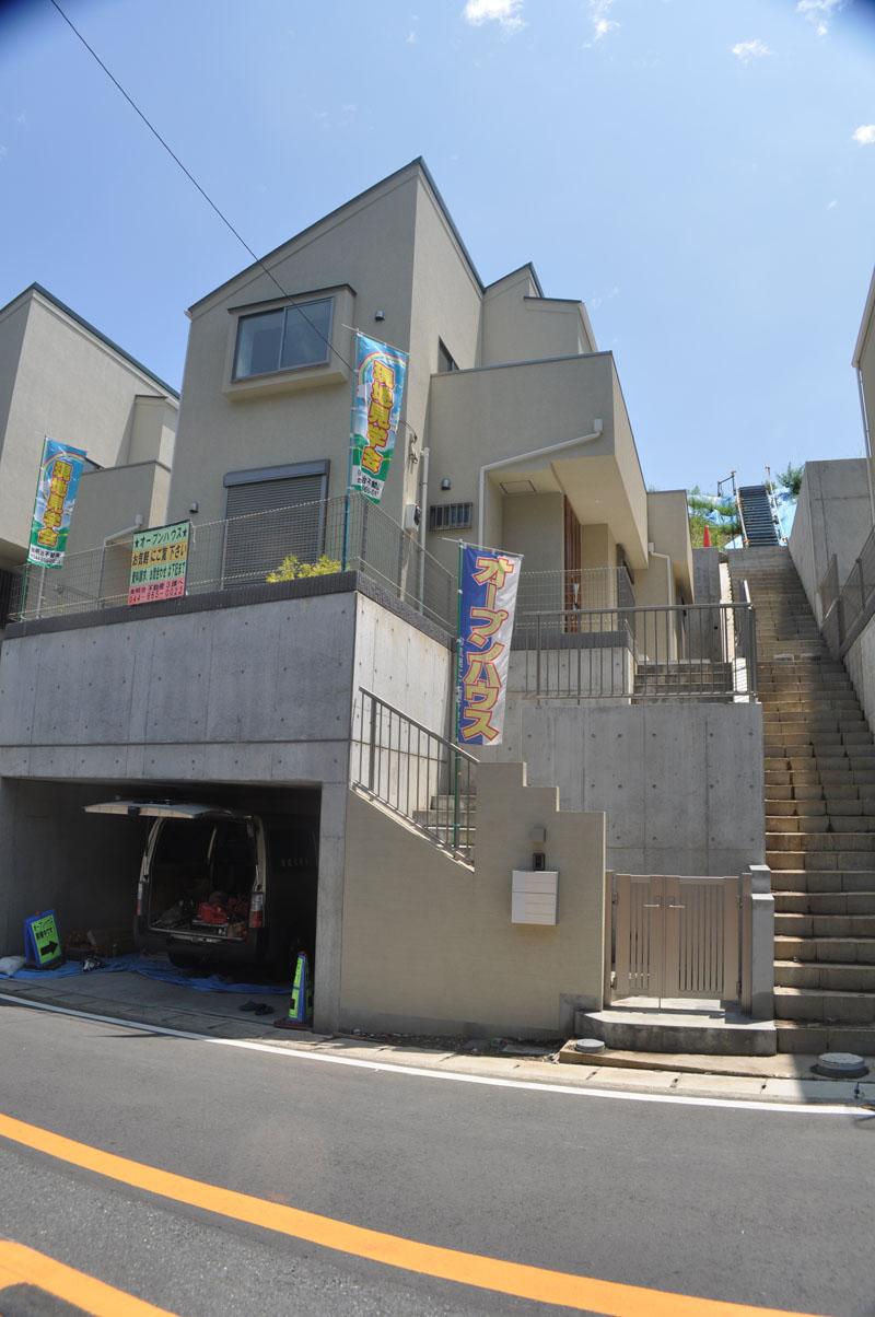 Local appearance photo. 1-2 Building (July 2013) Shooting