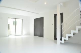 Living. Living-in stairs (1-5 Building)