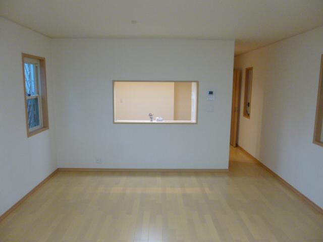 Living. Wide flooring! LDK floor heating! Abrasion prevention, Resistance to scratches, Anti-pollution, Wheelchair accessible, Free wax is standard equipment