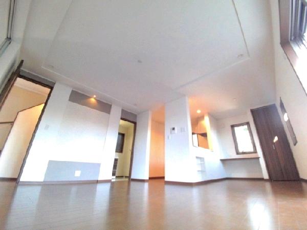 Living. Spacious LDK17.5 Pledge