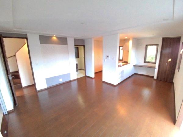 Living. There floor heating