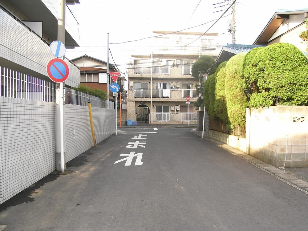 Local photos, including front road. Local (09 May 2013) Shooting