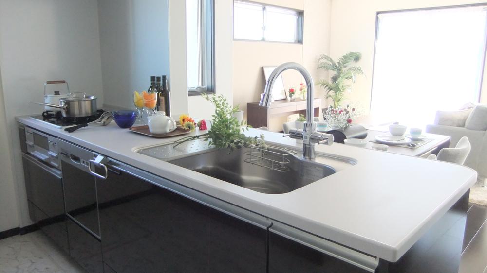 Kitchen. Local (10 May 2013) Shooting