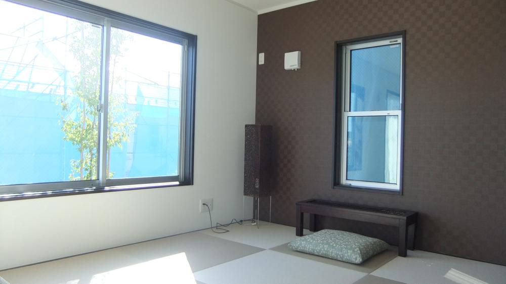 Non-living room. Local (10 May 2013) Shooting