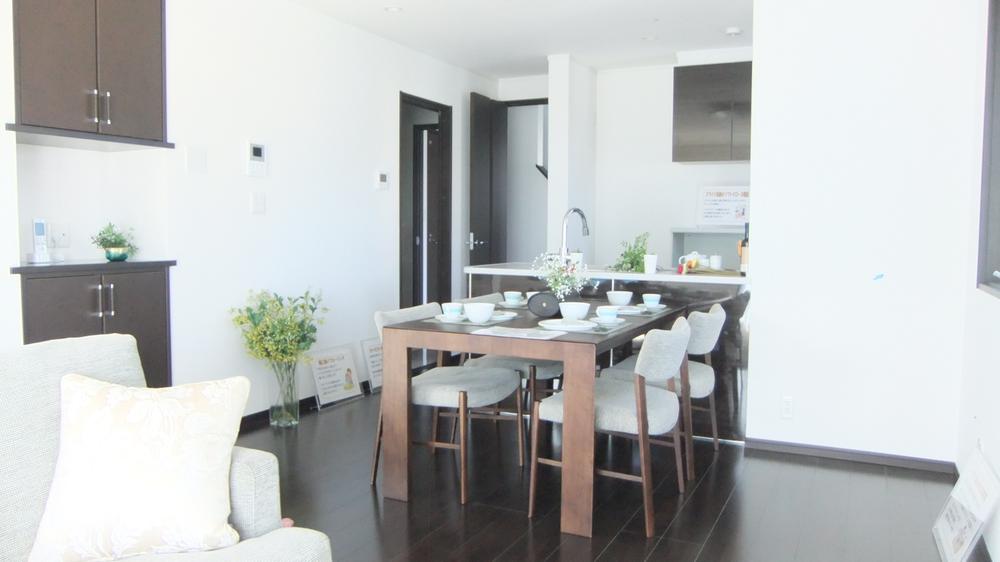 Non-living room. Local (10 May 2013) Shooting