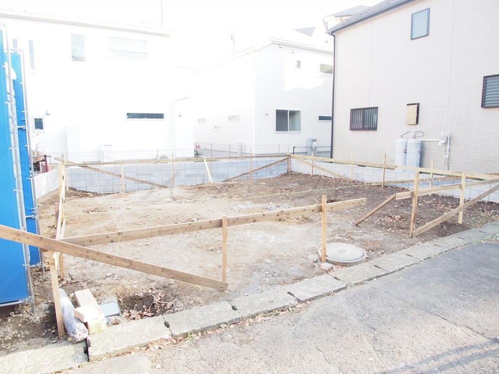 Local appearance photo. Local (12 May 2013) Shooting