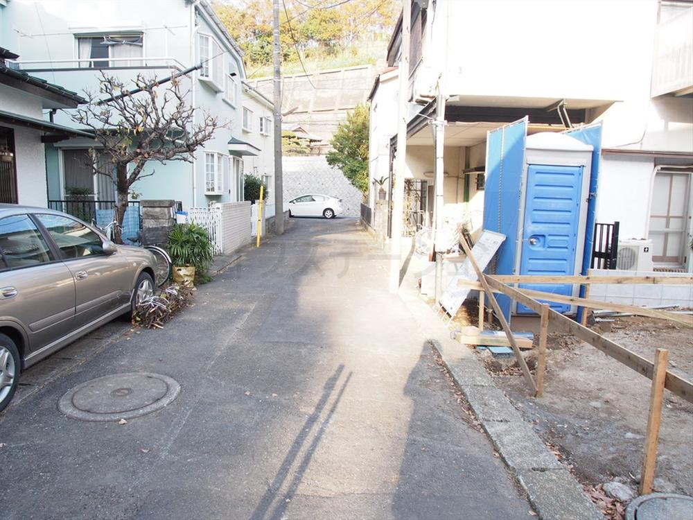 Local photos, including front road. Local (12 May 2013) Shooting