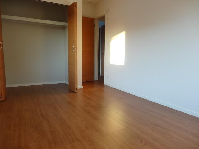 Non-living room. Indoor (11 May 2013) Shooting