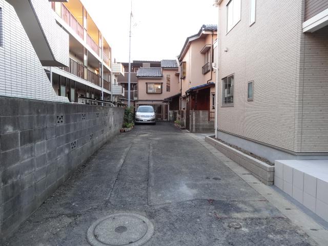 Local photos, including front road. East driveway