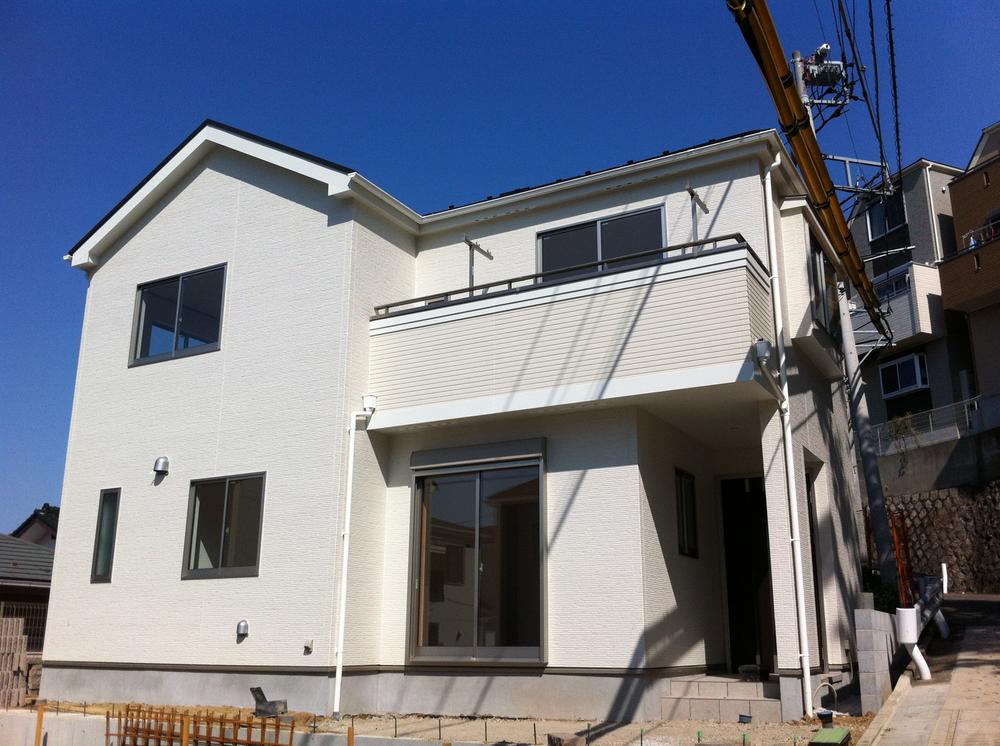 Local appearance photo. Local (10 May 2013) Shooting