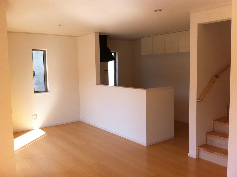 Same specifications photos (living). Same specifications