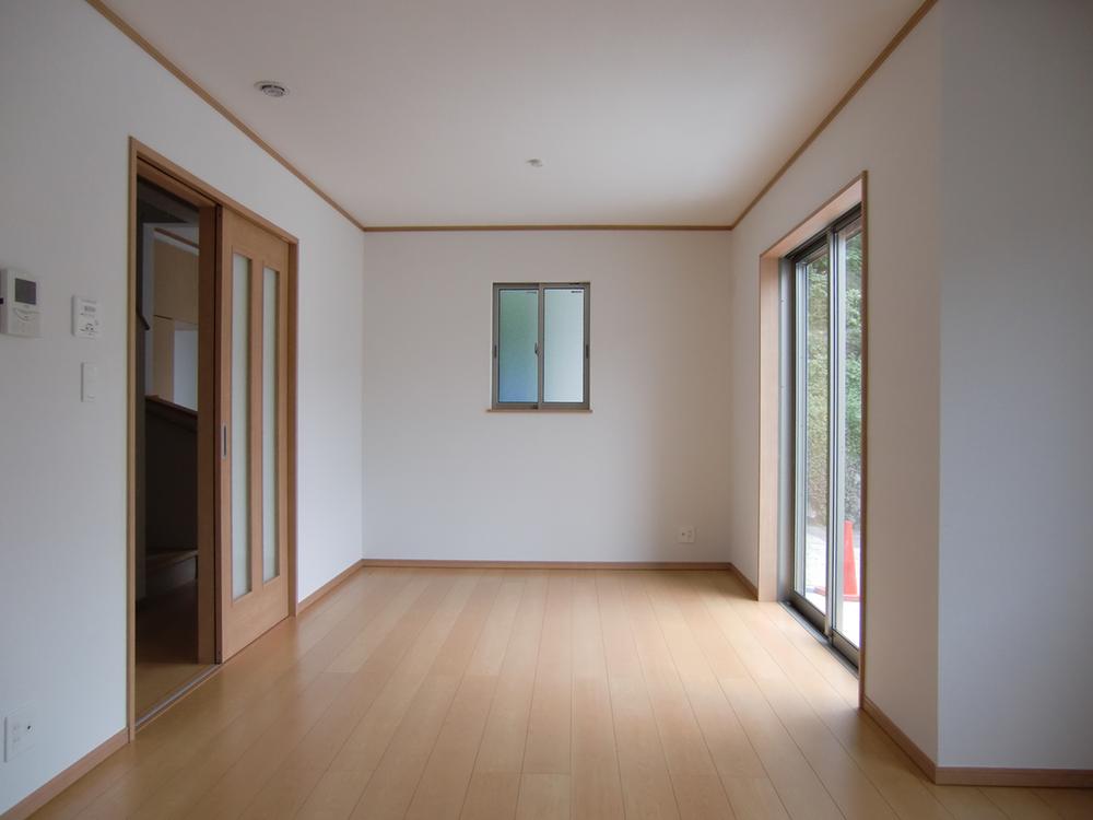 Same specifications photos (living). ● living family is smile!