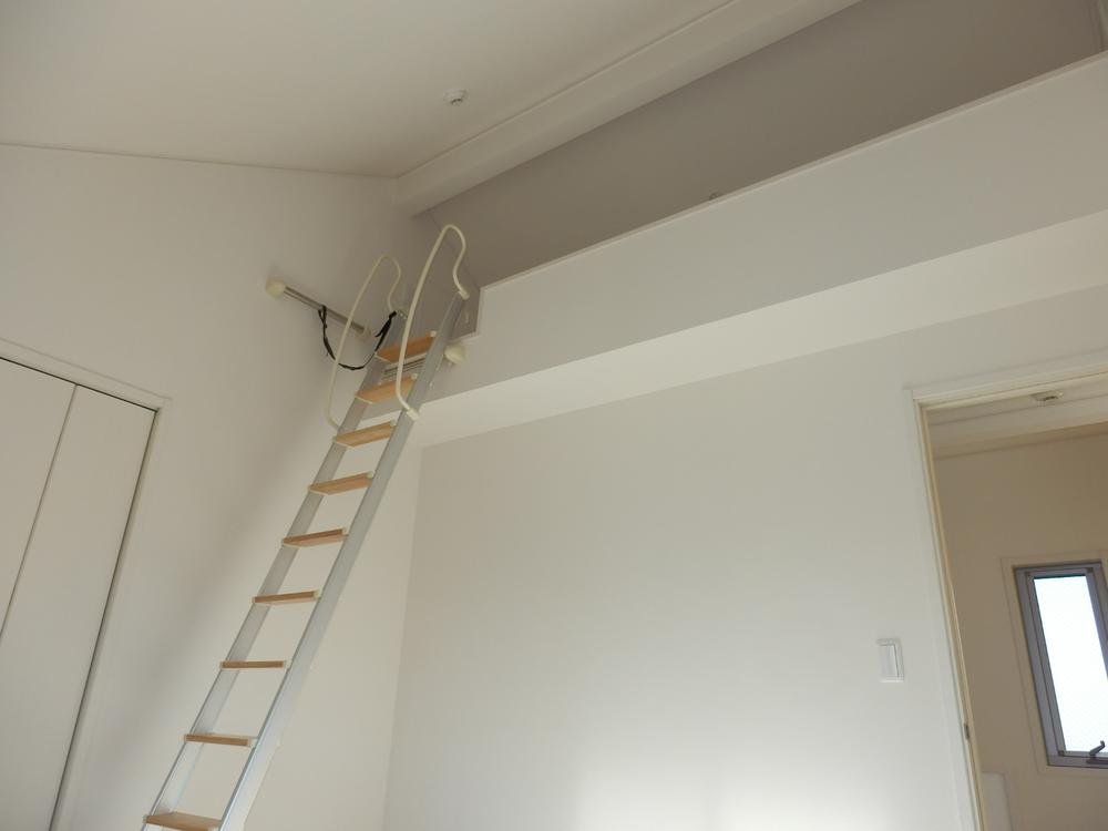 Non-living room. Same specifications loft