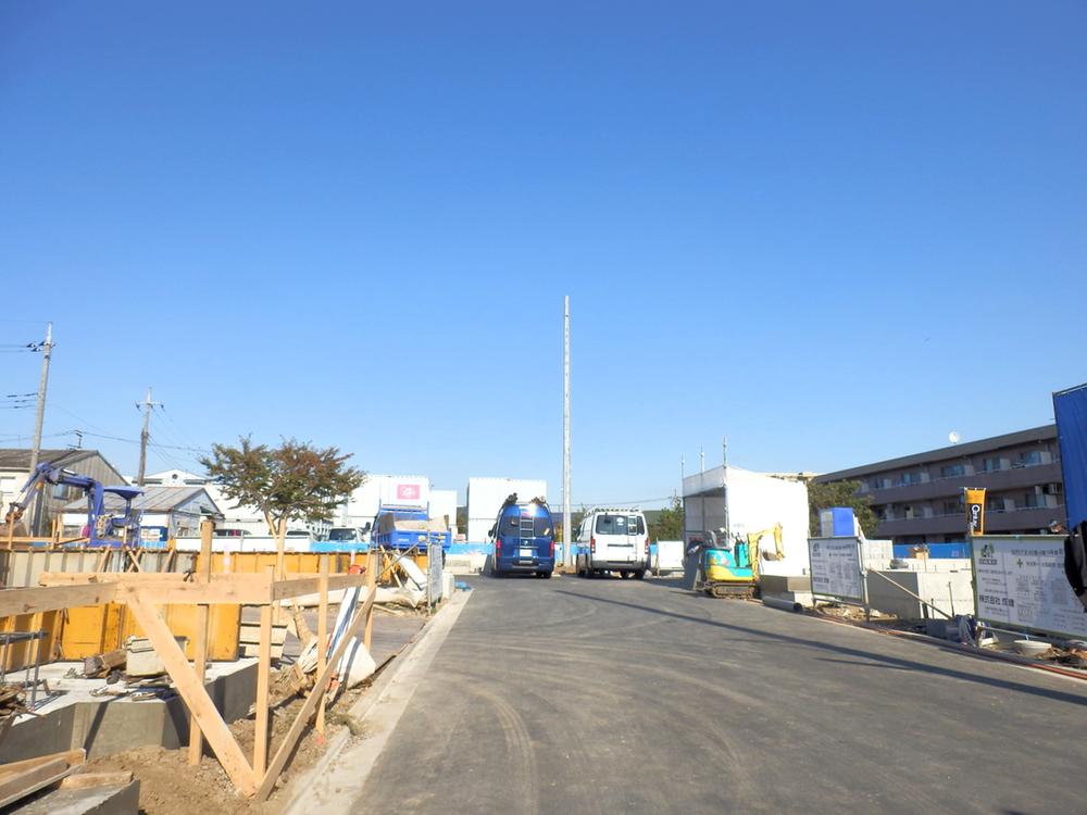 Local photos, including front road. With regard to the front road 6m, It will be spacious streets. It is safe can have small that it can not pass through your child. 