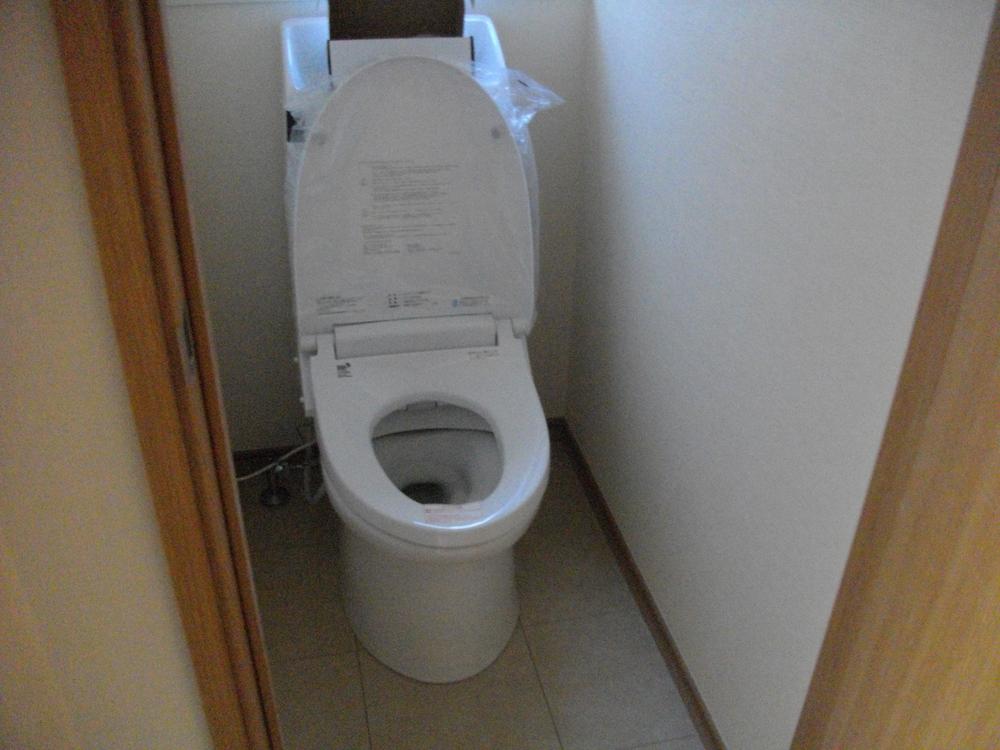 Toilet. Indoor (12 May 2013) Shooting