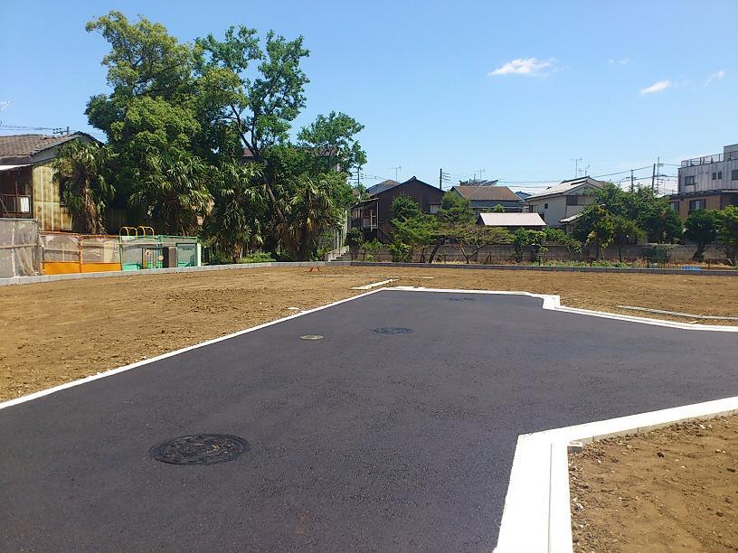 Local photos, including front road. Local (June 2013) Shooting