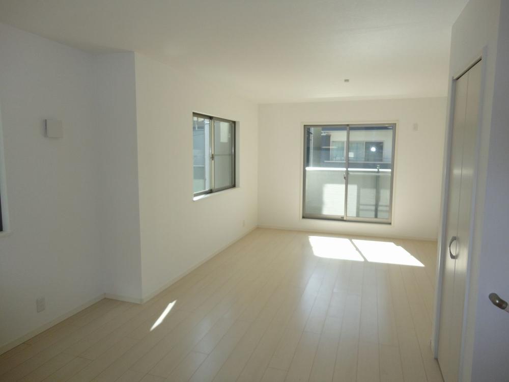 Same specifications photos (living). Same specifications