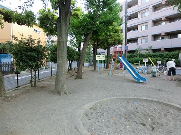 park. 156m until the thousand years the second park