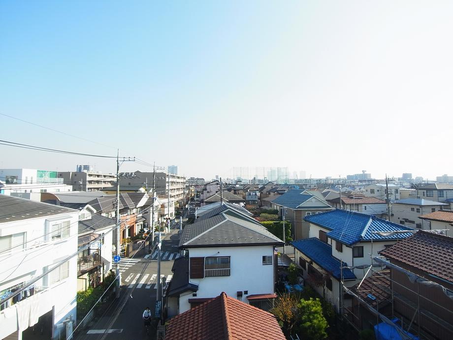 View photos from the dwelling unit. View 2013 / 12 shooting