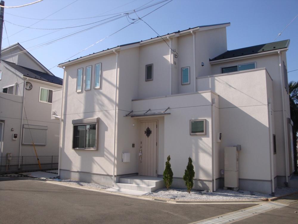 Same specifications photos (appearance). Appearance of simple same specifications that the white tones