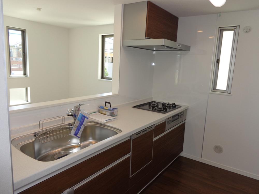 Kitchen. Face-to-face kitchen with a feeling of opening