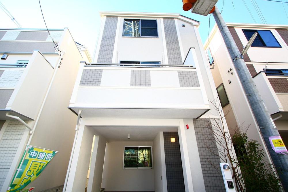 Local photos, including front road. It will be the shooting of 5 Building.