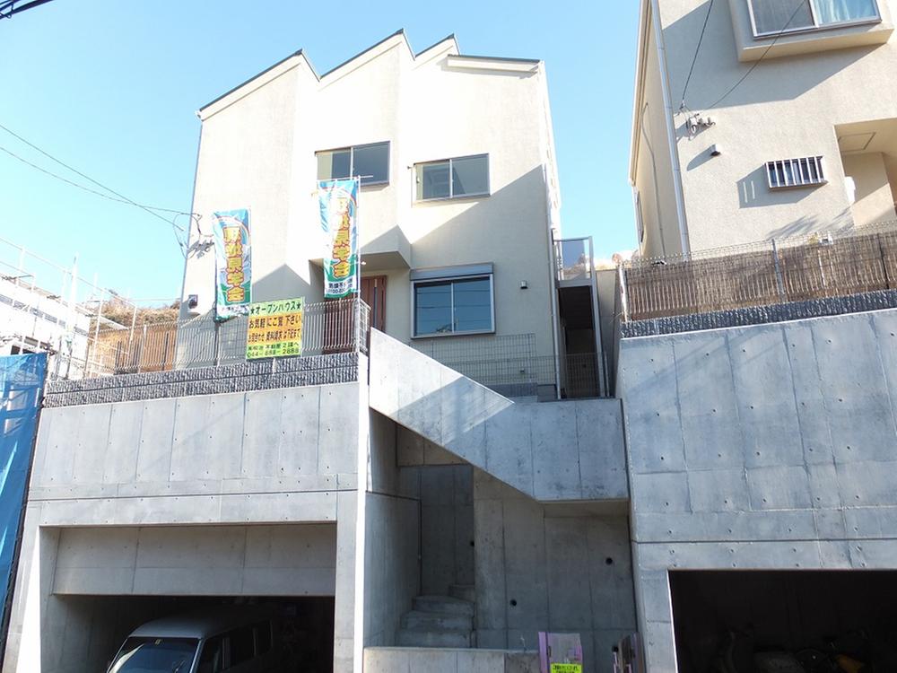 Local appearance photo. Building local photo! 