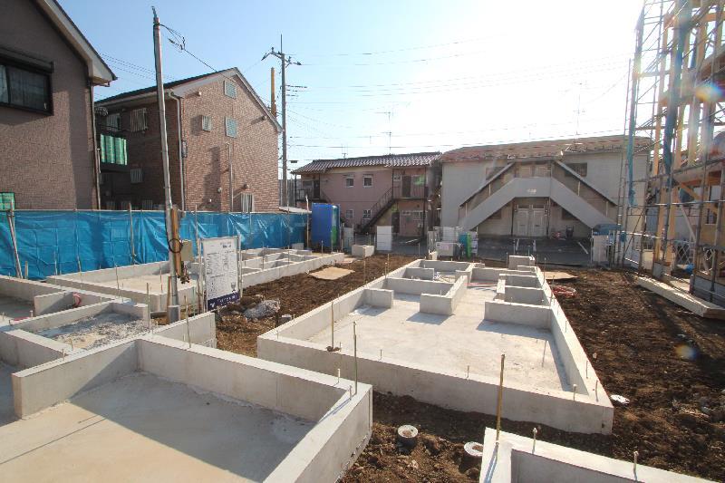 Local appearance photo. Local (12 May 2013) Shooting