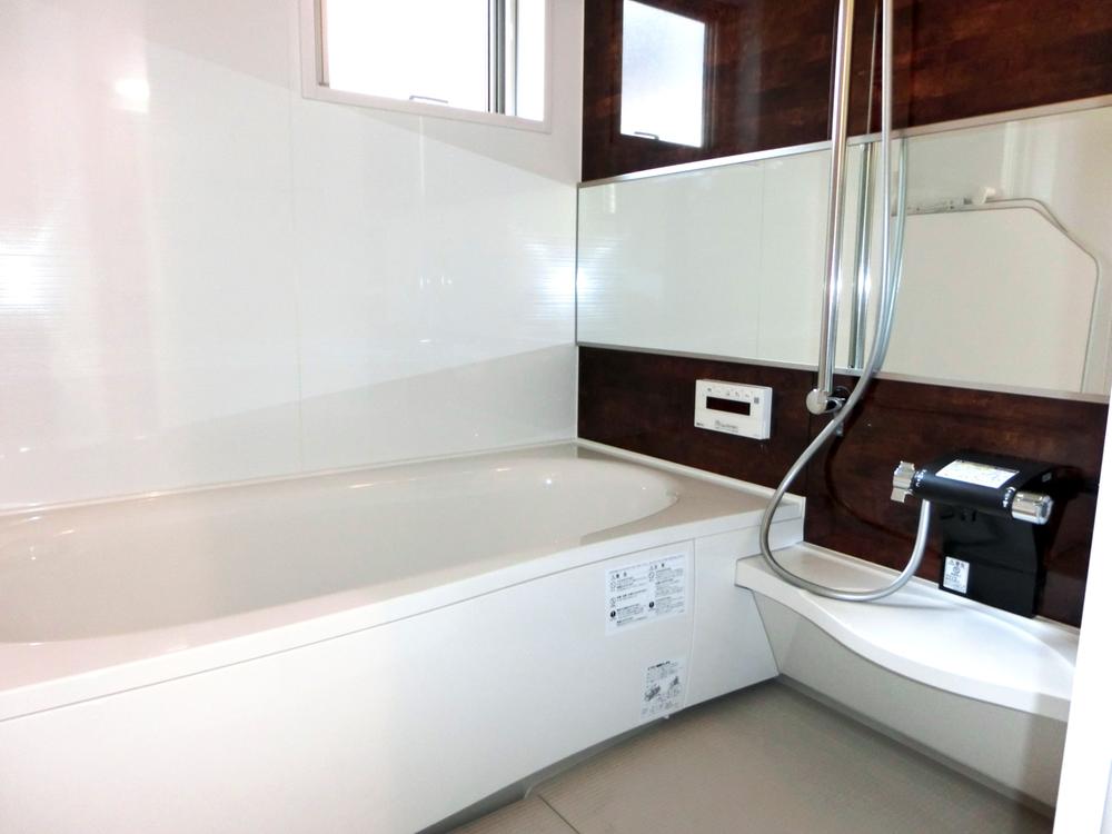 Bathroom. Spacious Otobasu