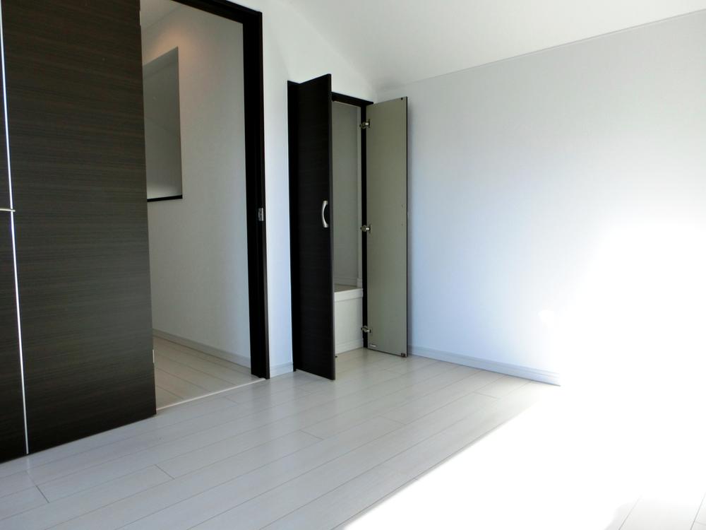 Non-living room. 2 Kaiyoshitsu