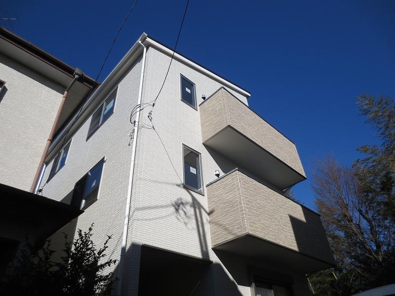 Local appearance photo. Local (12 May 2013) Shooting