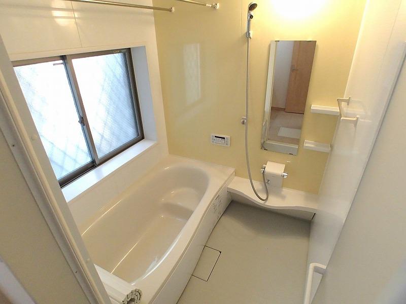 Bathroom. Spacious 1 pyeong type of bathroom (8 Building)