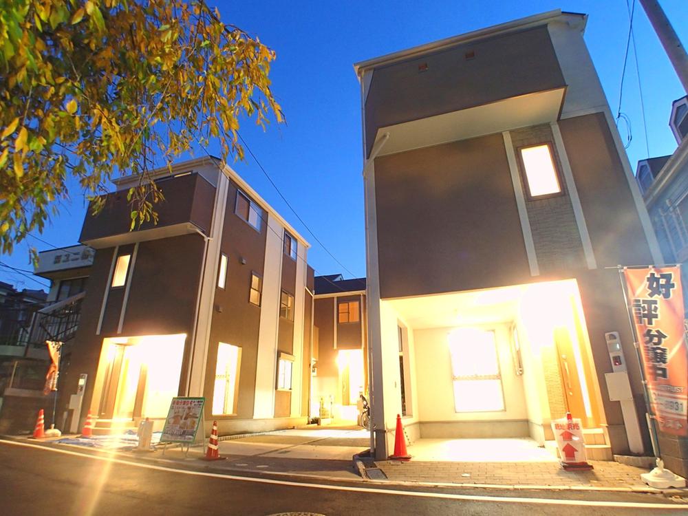 Local appearance photo. Built-in garage (9 ・ 11 Building) is a car space two OK (8 Building)