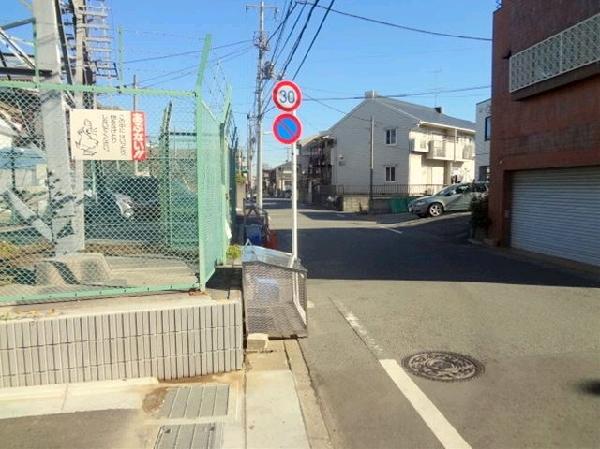 Local photos, including front road. Contact road