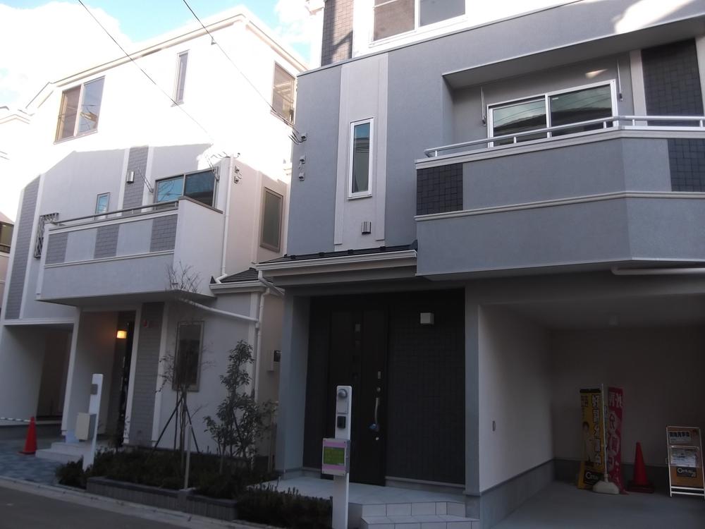 Local appearance photo. Local (12 May 2013) shooting all building, It is fun to look for in taste because the appearance is different