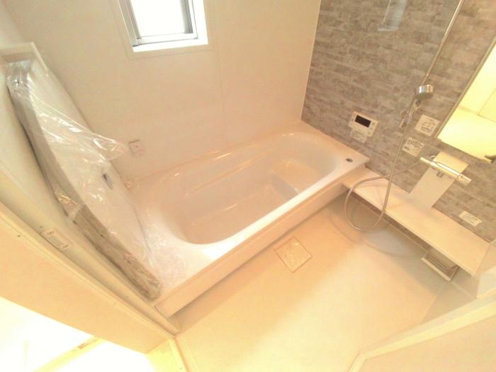 Bathroom. Spacious 1 tsubo size bus (7 Building)